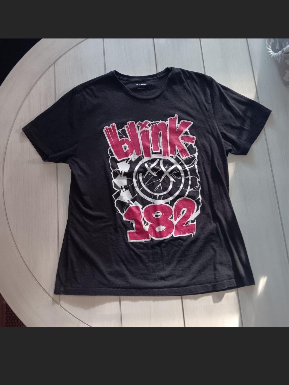 Old Navy Blink-182 Graphic Tee in Black and Pink